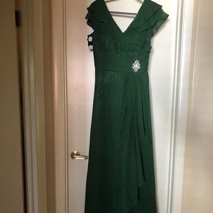 Floor length emerald green gown dress size 12
